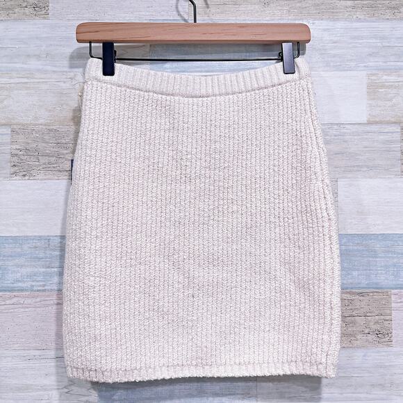 Universal Thread Mini Sweater Skirt Cream Pull On Cotton Blend Womens XS - Picture 2 of 7